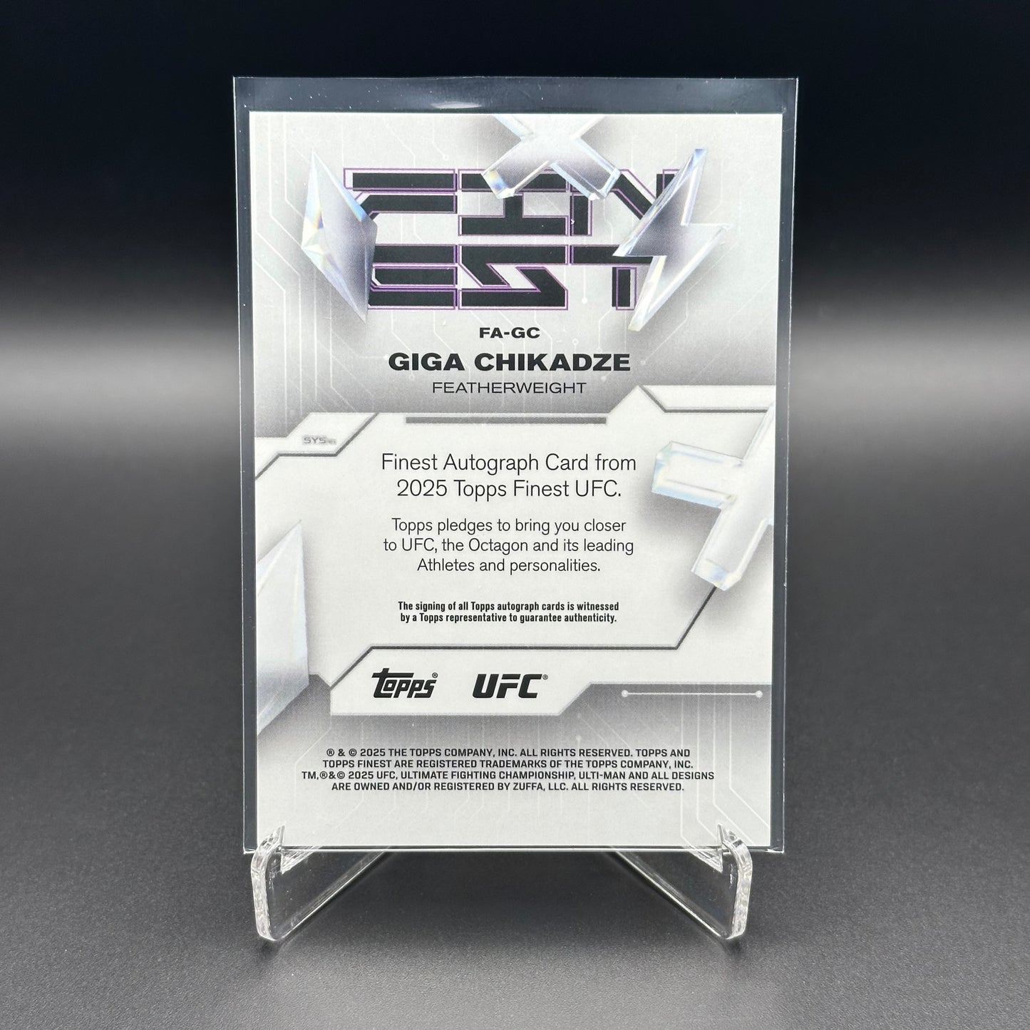 2025 Topps Finest UFC GIGA CHIKADZE #FA-GC Refractor Blue Checkerboard /75 Auto