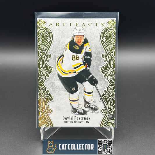 2025-26 UD Artifacts DAVID PASTRNAK #78 Yellow /50 Boston Bruins